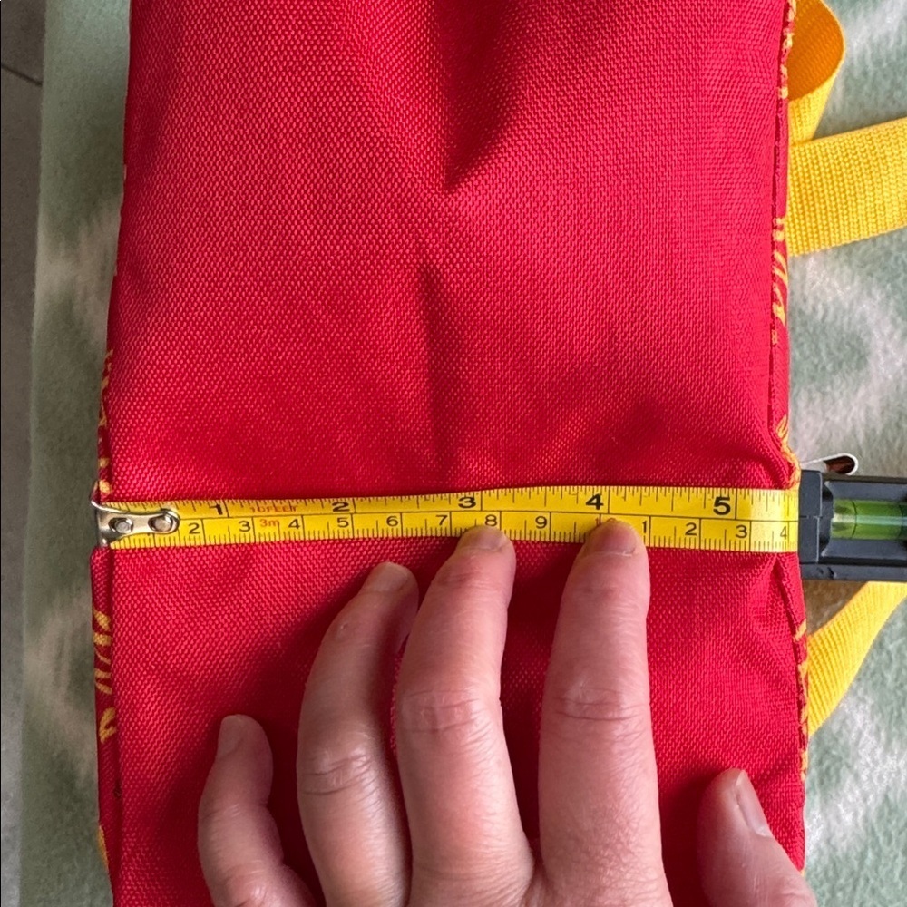 Red Pineapple insulated lunch Bag - Picture 6 of 6